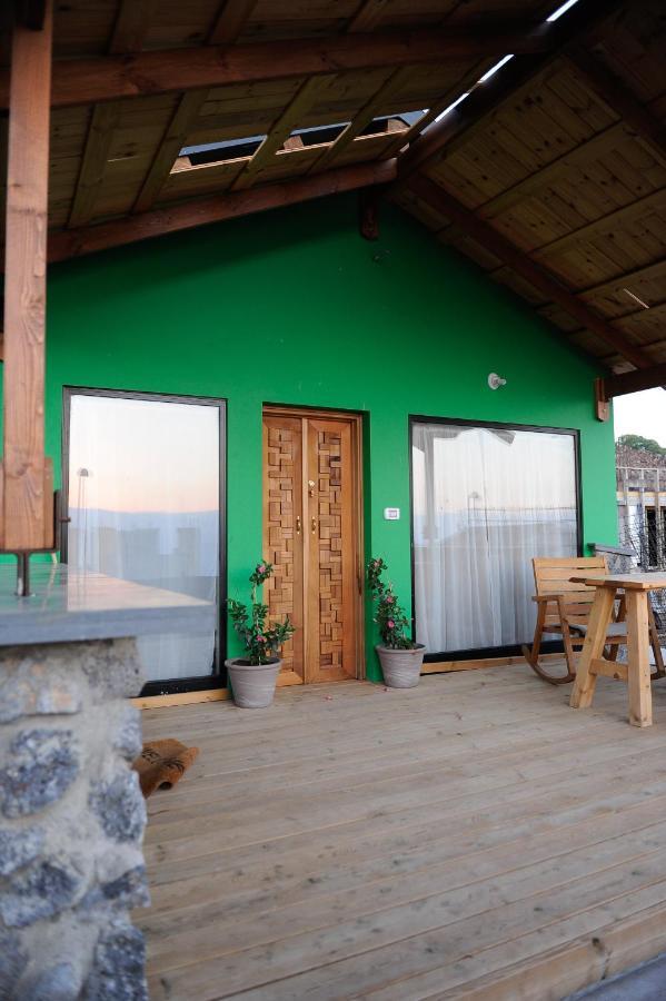 The Green And Red Cabins 玛尔盖姆拉 外观 照片